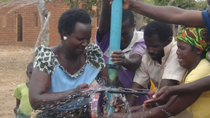 Accès à l’eau, assainissement et services de maintenance