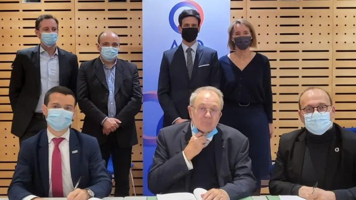 Signature France Volontaires AFD