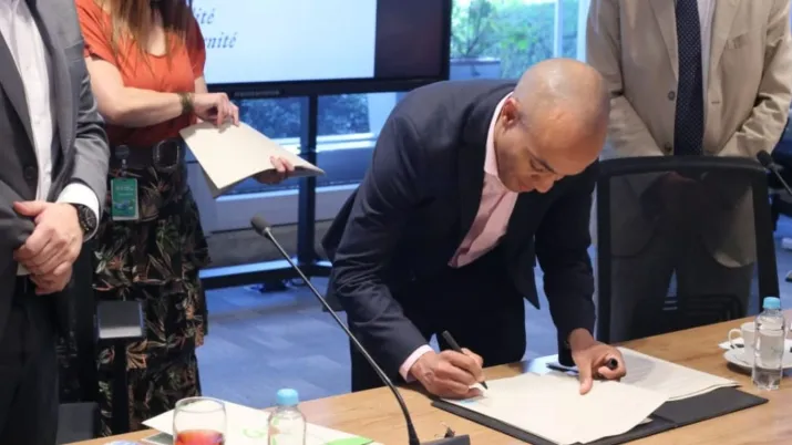 firma contrato miércoles afd y epm colombia