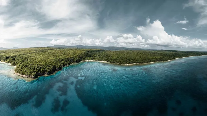 Vue d'un drone d'une île du Vanuatu