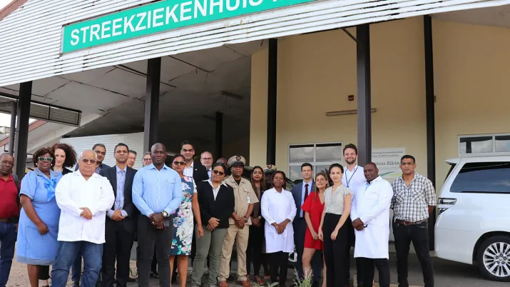 Depuis 2008, l’AFD accompagne la République du Suriname dans la construction et l’opérationnalisation de l’hôpital d’Albina, afin d’améliorer l’accès aux soins des populations de l’est du Suriname. 