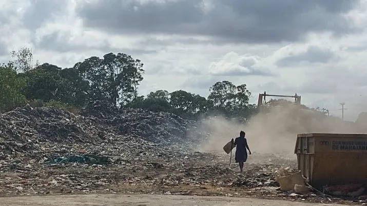 Un habitant de Mahajanga, commune urbaine de Madagascar