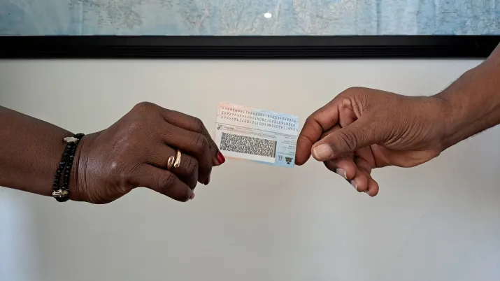 Être privé de papiers d'identité complique l'accès aux services essentiels et à la participation citoyenne