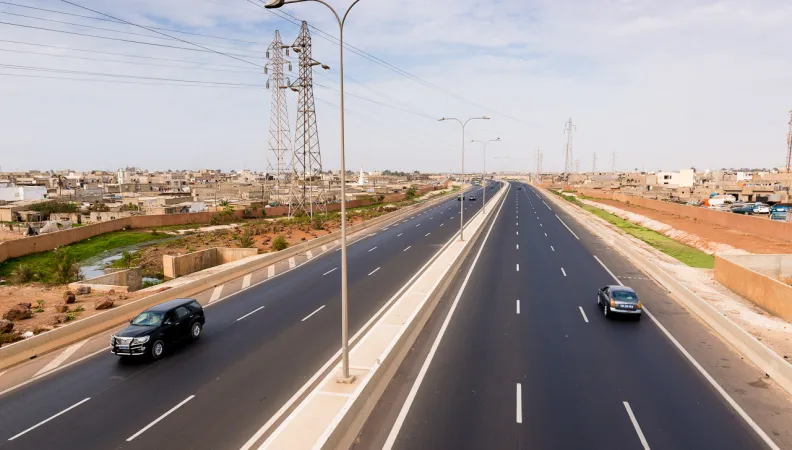 Autoroute Dakar-aéroport international Blaise Diagne, transport, Sénégal