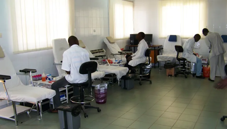 Renforcer le système de la santé par une meilleure gestion des personnels et des médicaments - image