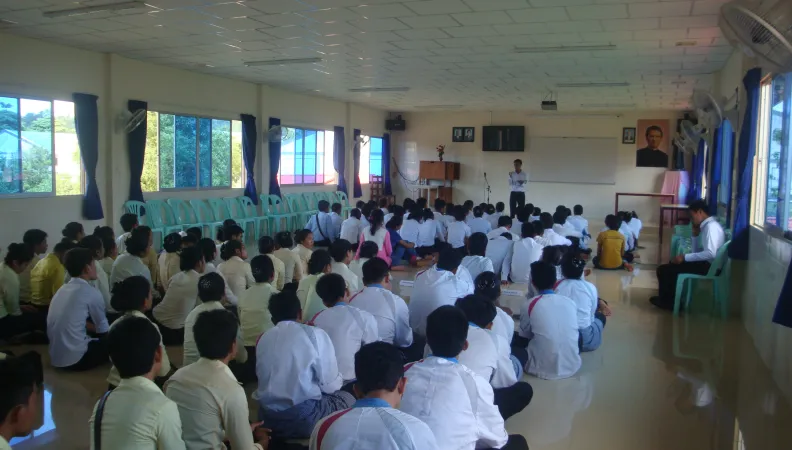 Créer des filières de formation professionnelles aux métiers du tourisme pour renforcer la compétitivité du secteur - Image