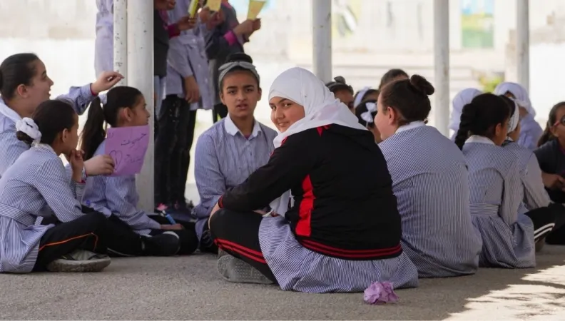 Donner aux enfants et aux jeunes des connaissances sur des thématiques socio-sanitaires ainsi que des repères et des valeurs citoyennes et solidaires 
