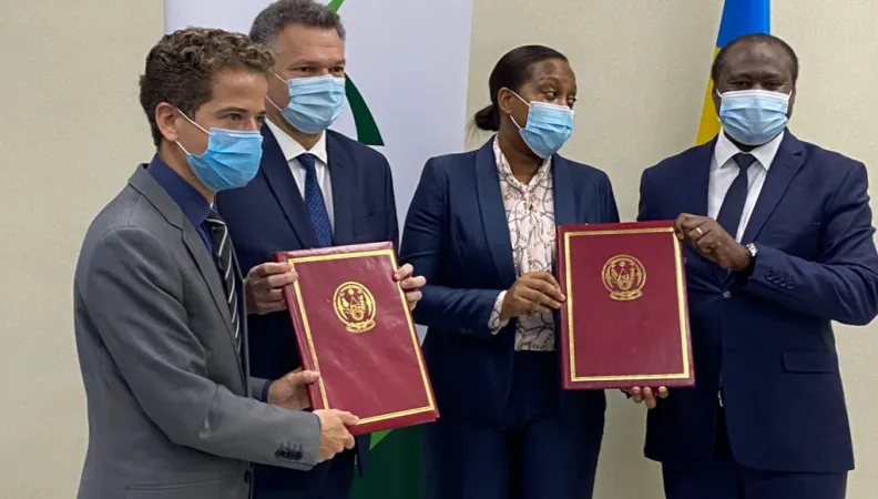 Signature entre l'AFD et le Rwanda au ministère des Finances