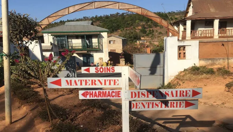 Améliorer la santé des populations au Laos et à Madagascar, projet AOI et AFD