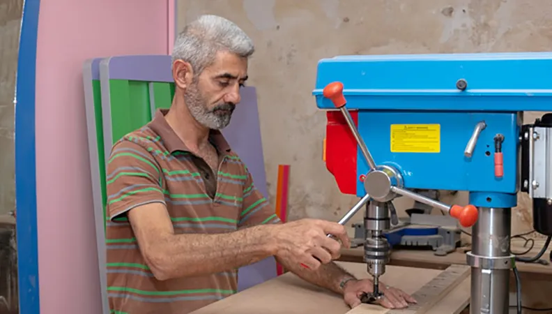 entrepreneurs libanais, en particulier des jeunes et des femmes, grâce à un parcours de formation complet et à l’octroi d’un financement par le « Hope Center » 