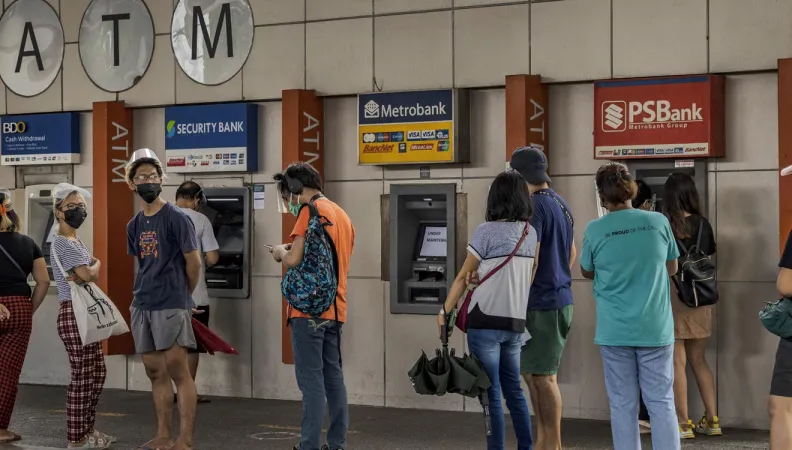 Ce projet financé par l'AFD soutient les autorités et les institutions financières afin de faciliter l’accès aux services financiers pour tous.