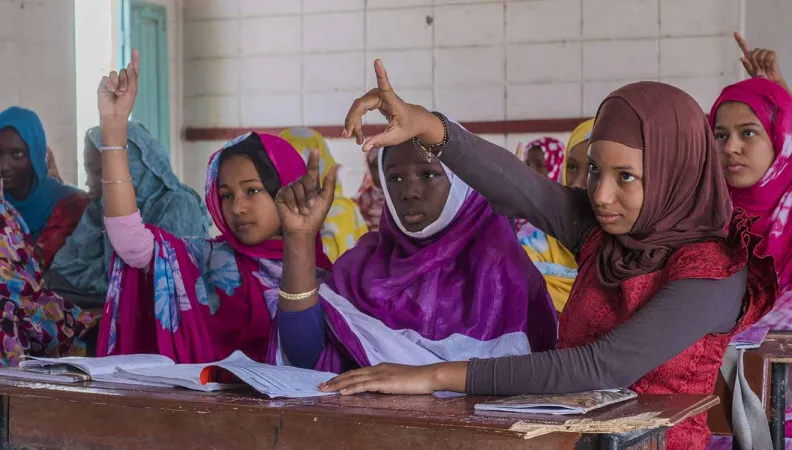 Ce projet vise à renforcer la capacité organisationnelle des OSC féministes pour favoriser de manière plus efficace la transformation des normes sociales liées au genre qui entravent l’éducation des filles et des adolescentes.