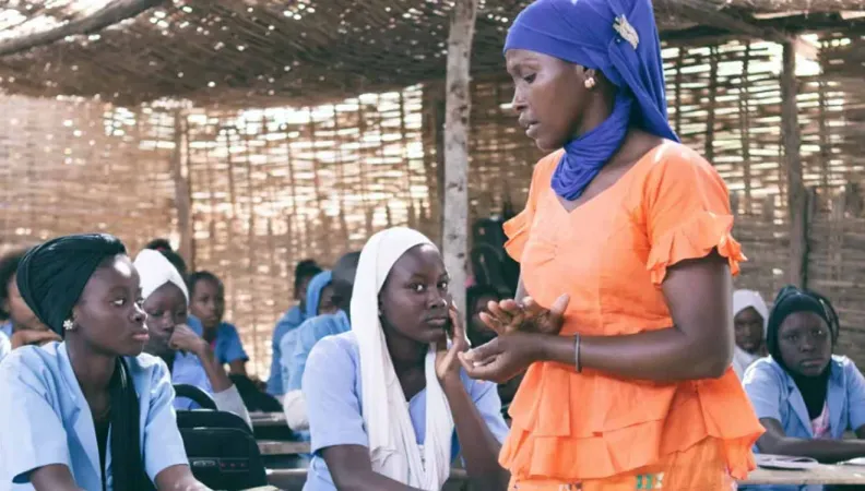 Ce partenariat vise à accélérer les progrès de l’égalité entre les femmes et les hommes en mobilisant les États et leurs partenaires techniques et financiers, ainsi que les organisations féministes locales.