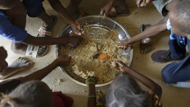 Ce projet vise à améliorer la sécurité alimentaire et les conditions d’apprentissage d’au moins 9 000 enfants au Sénégal