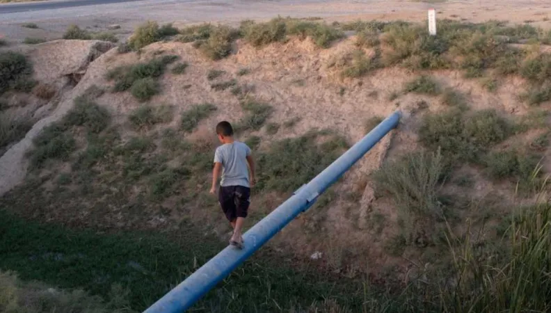 Le projet a pour objectif de renforcer les systèmes d’eau potable et les capacités des en-treprises publiques de gestion de l’eau et de l’assainissement en Ouzbékistan.