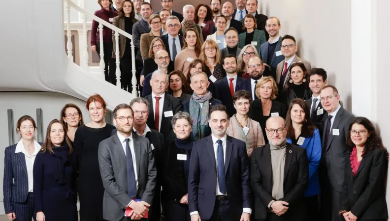 Le groupe AFD et les établissements publics français s'engagent pour renforcer leur expertise au service du développement durable et de la solidarité internationale