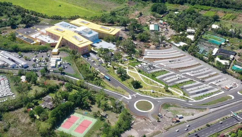 Vue aérienne du Centre hospitalier Ouest Réunion